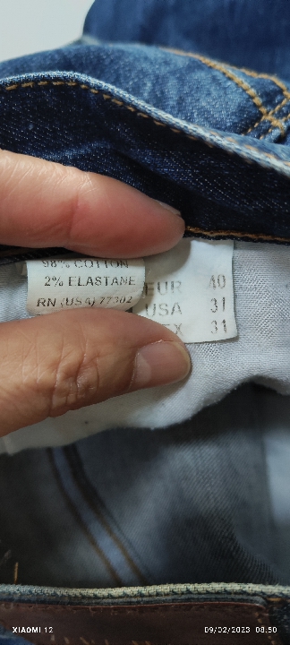 ขาย 480b กางเกง jeans zara ผ้า เนื้อบาง ใส่สบาย เนื้อผ้าผสม สเปนเด็ก มีความยืดหยุ่น เป็นกระดุม