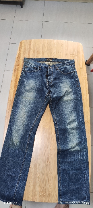 ขาย 480b กางเกง jeans zara ผ้า เนื้อบาง ใส่สบาย เนื้อผ้าผสม สเปนเด็ก มีความยืดหยุ่น เป็นกระดุม