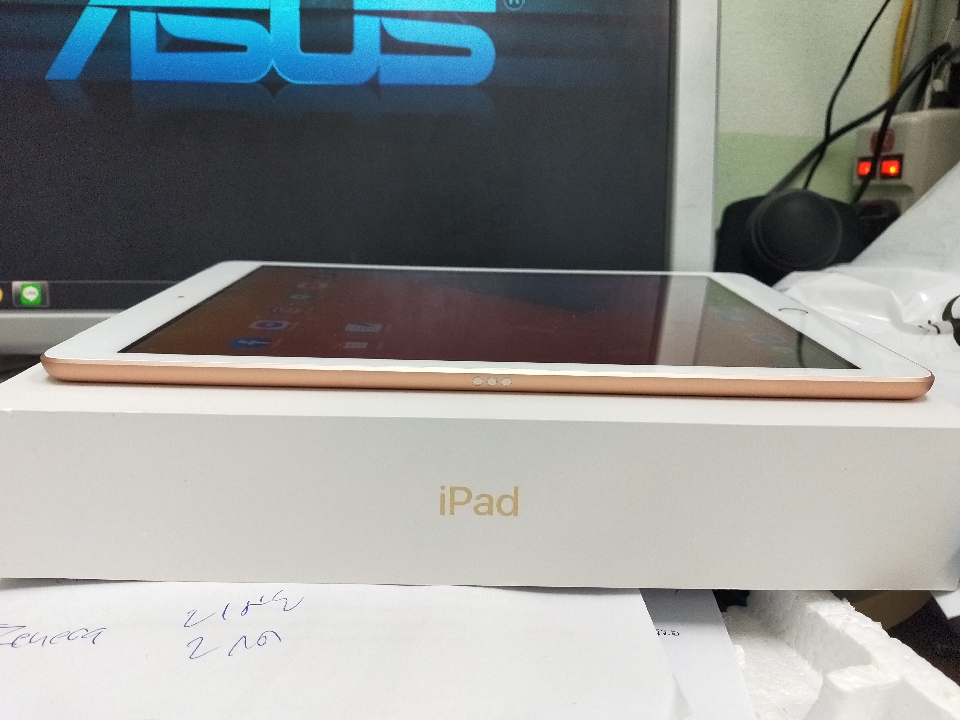 iPad gen7 32Gb สีชมพู WiFi และ Sim