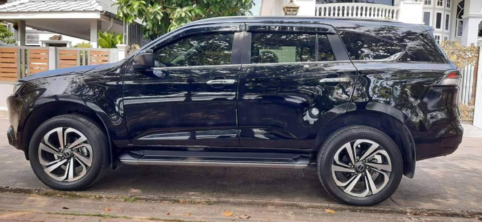 Isuzu Mu-X 1.9 Ultimate Top สุด 30.899 km แท้เช็ค0 ตลอด