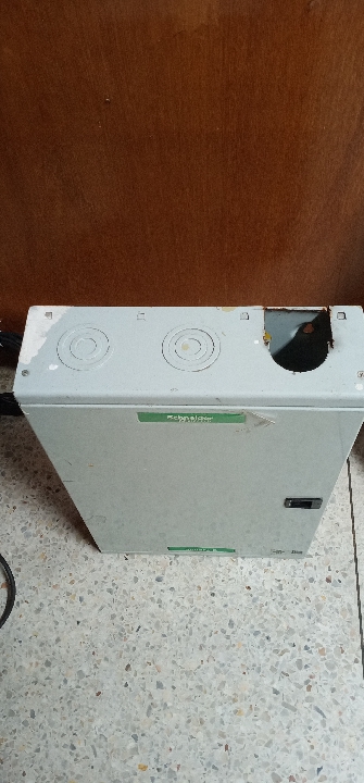 ตู้โหลดไฟ Schneider Q03-100EZ30G/SN 30 ช่อง 100A พร้อมลูกย่อยเต็ม