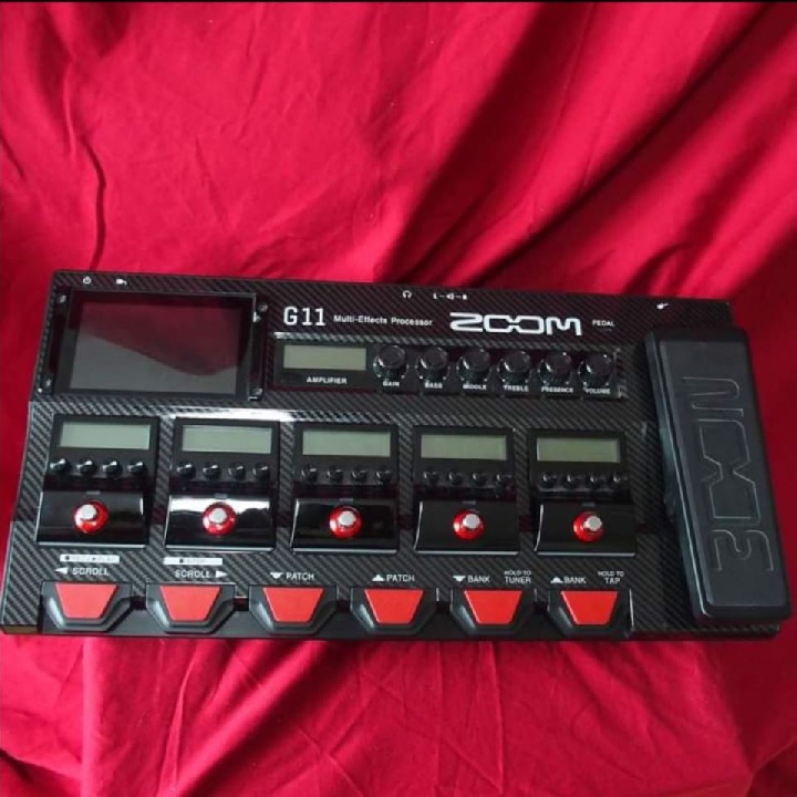 เอฟเฟคจอทัชสกรีน Zoom G11 ใหม่เอี่ยมครบกล่อง