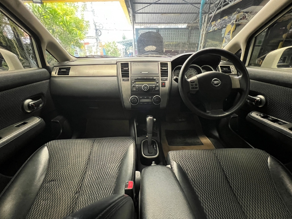 Nissan Tiida 1.6 เกียร์ออโต้ ปี 2010-2011