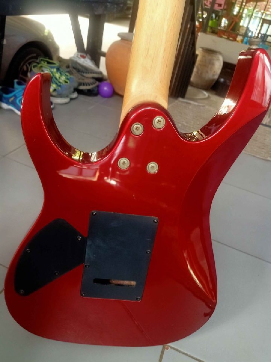 ขายคับกีต้าไฟฟ้า Ibanez สภาพ70% 3500