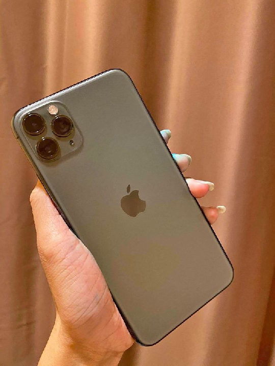 iPhone 11 Pro Max￼ 256 gb ราคา 24900บาท - เครื่องนอกแท้100% ZA -ใส่ได้2ซิม -ไม่ติด iCloud