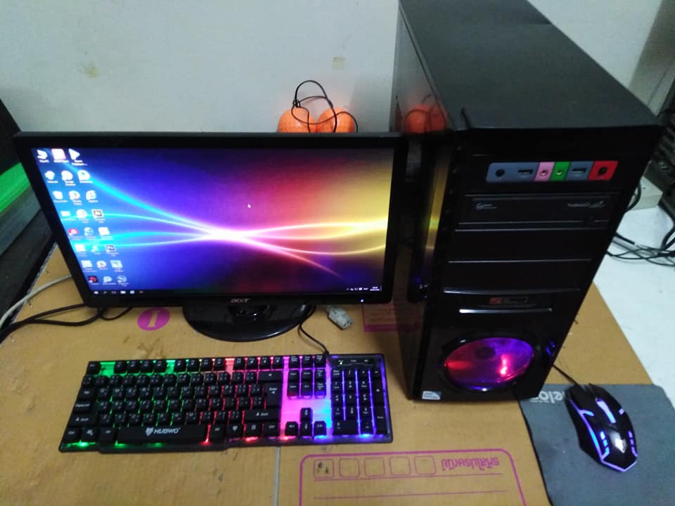 คอมตั้งโต๊ะสำหรับเล่นเกมส์