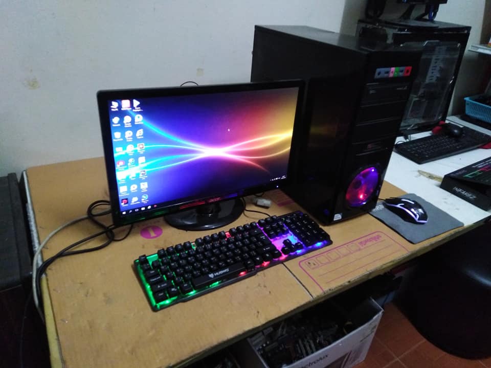 คอมตั้งโต๊ะสำหรับเล่นเกมส์