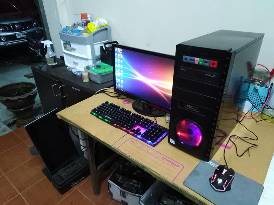 คอมตั้งโต๊ะสำหรับเล่นเกมส์