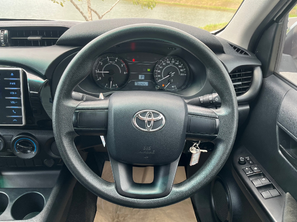 TOYOTA HILUX REVO 2.4 J PLUS DOUBLE CAB AT 2019