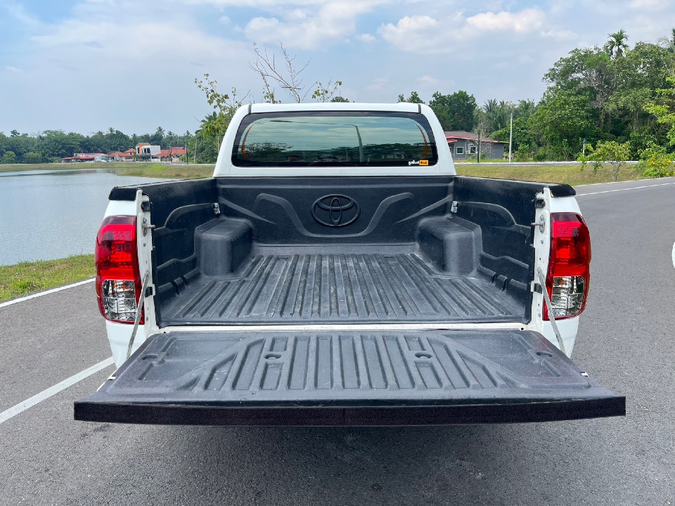 TOYOTA HILUX REVO 2.4 J PLUS DOUBLE CAB AT 2019