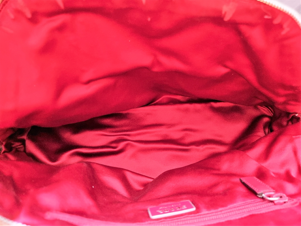ขายกระเป๋าถือยี่ห้อ Prada หนังนกกระจอกเทศ ของแท้