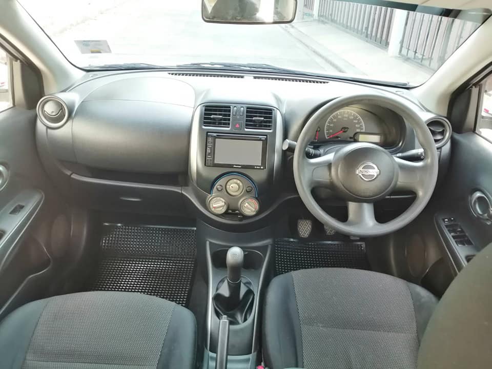รถเก๋ง Nissan Almera ปี​ 13 กระจกไฟฟ้า Power ตัวรองท็อป เกียร์ธรรมดา ภาษีไม่ขาด​ แอร์เย็น​