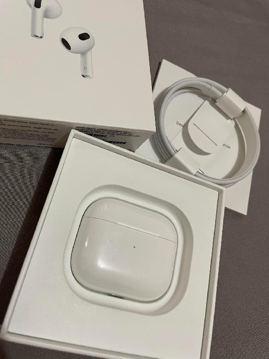 AirPods