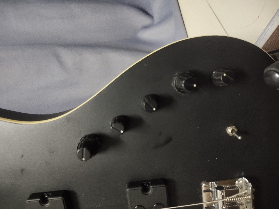 เบส sire v3 beauty Marcus Miller
