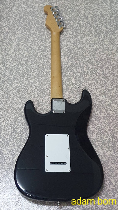 ขายครับ! Legend By Aria Pro ll Strat SSS สภาพดี ใช้งานได้ปรกติครับ **