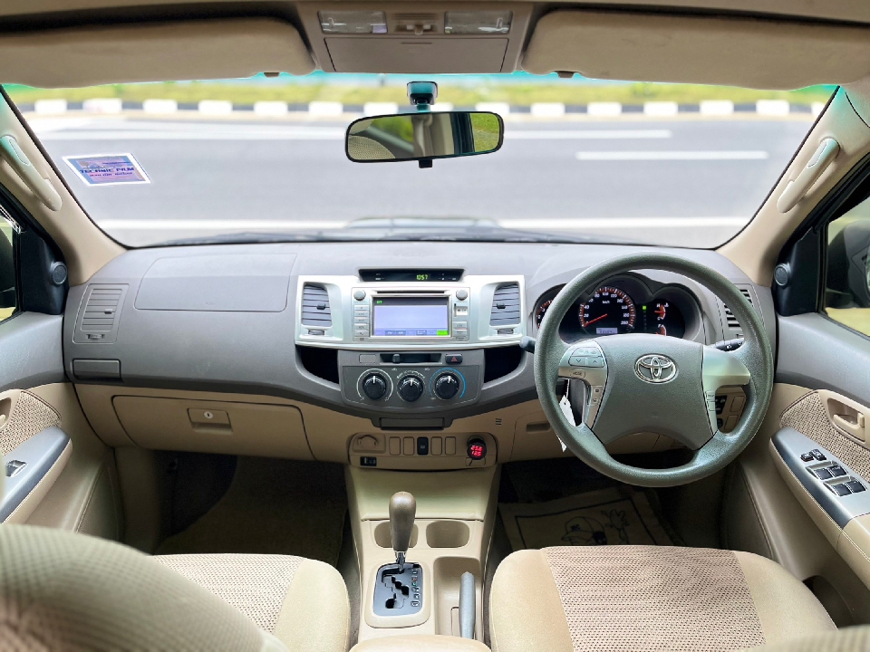 TOYOTA VIGO CHAMP 2.5 E VN TURBO CAB AT ปี 2013