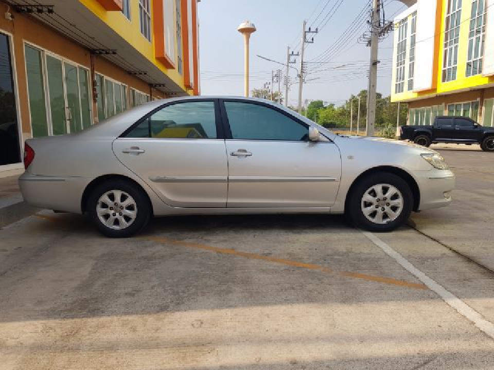 toyota camry 2.0 e ปี2004