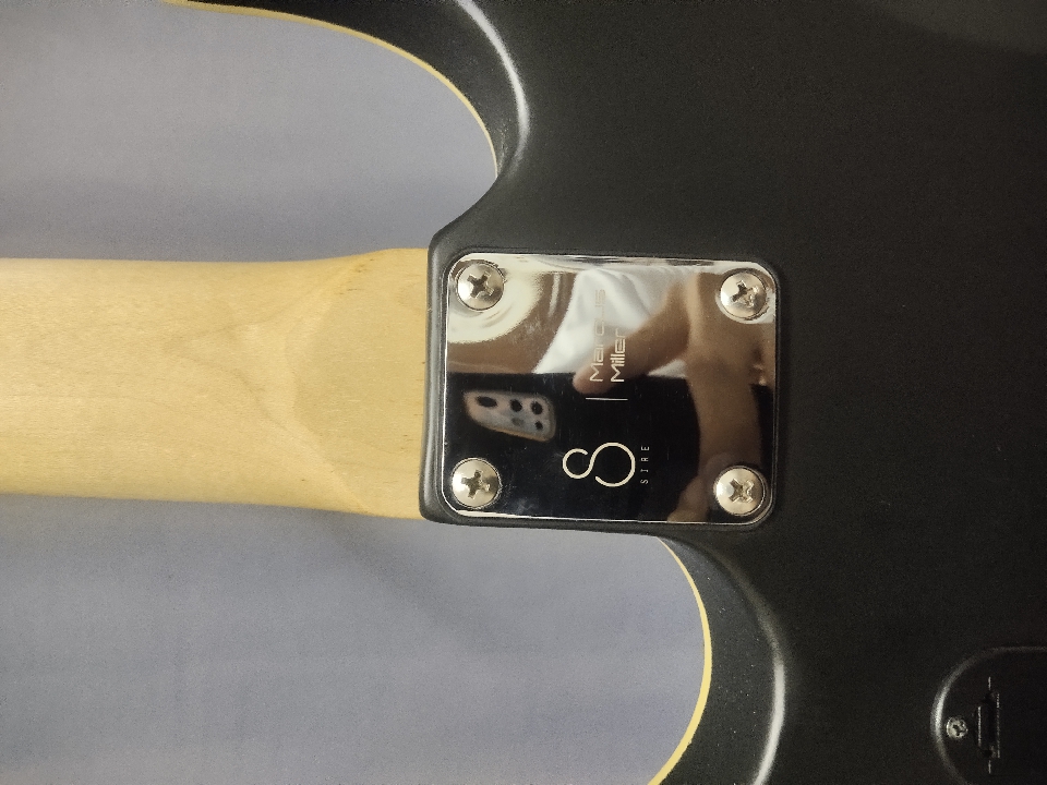 เบส sire v3 beauty Marcus Miller