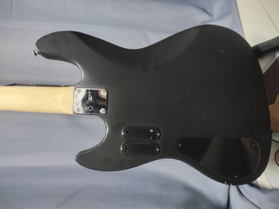 เบส sire v3 beauty Marcus Miller
