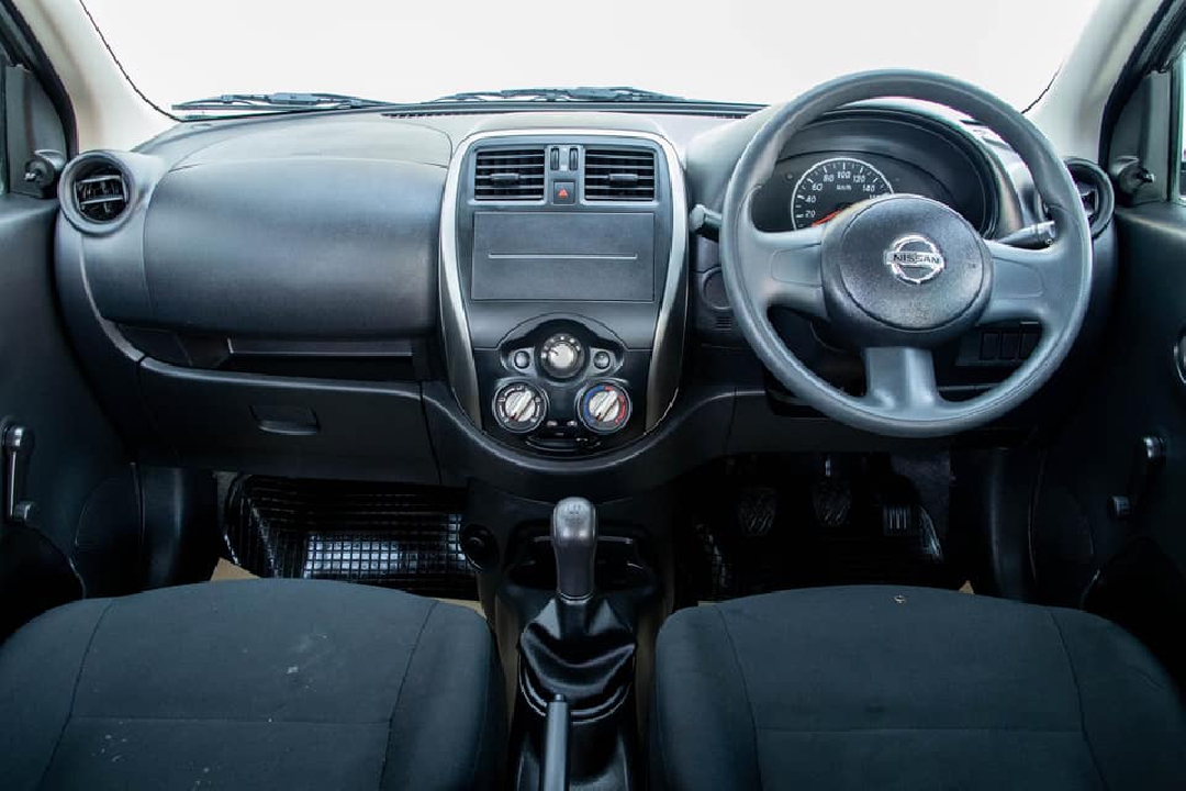 ฟรีดาวน์ NISSAN MARCH 1.2S ปี 2016 รถสวย สภาพดี ผ่อนเพียง 3,702 บ.