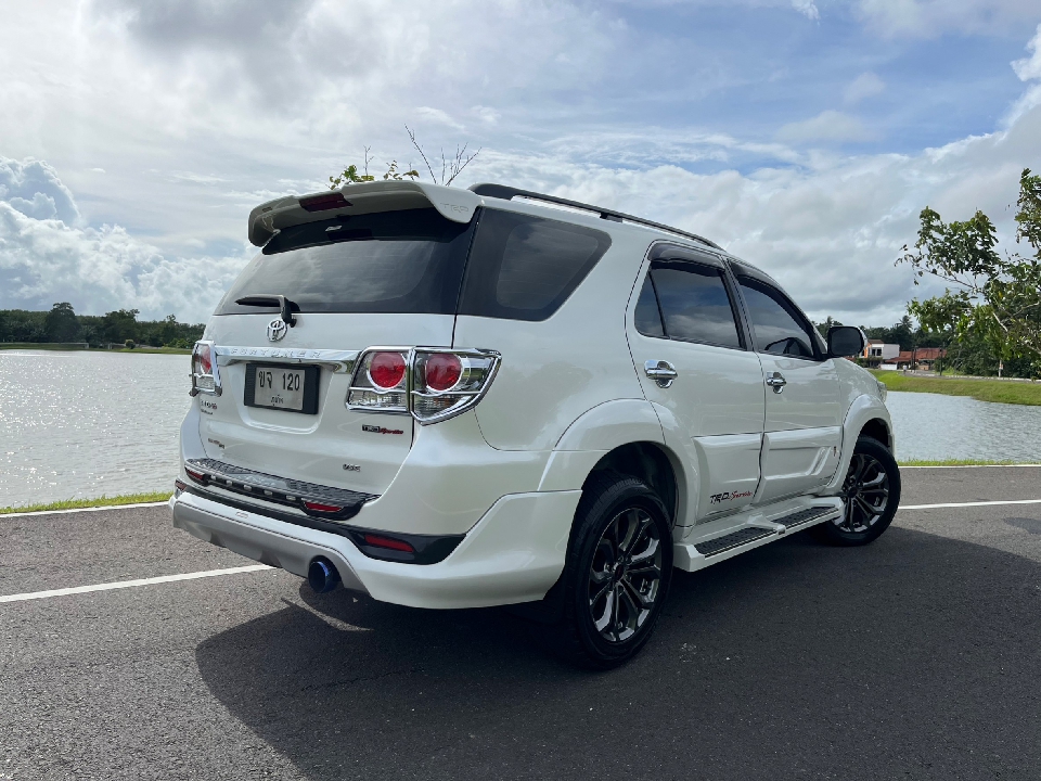 TOYOTA FORTUNER 3.0 TRD Sportivo 4WD AT ปี 2012