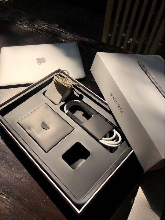 MACBOOK AIR 13”-Applemacbookair