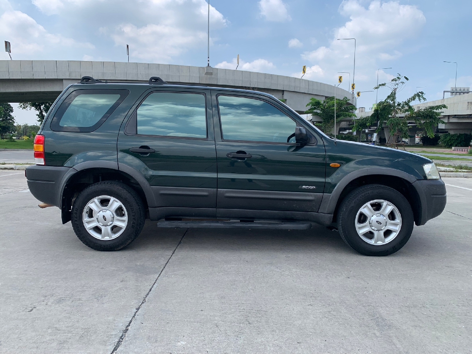 FORD ESCAPE 2.3 XLS 4WD รถปี 2004