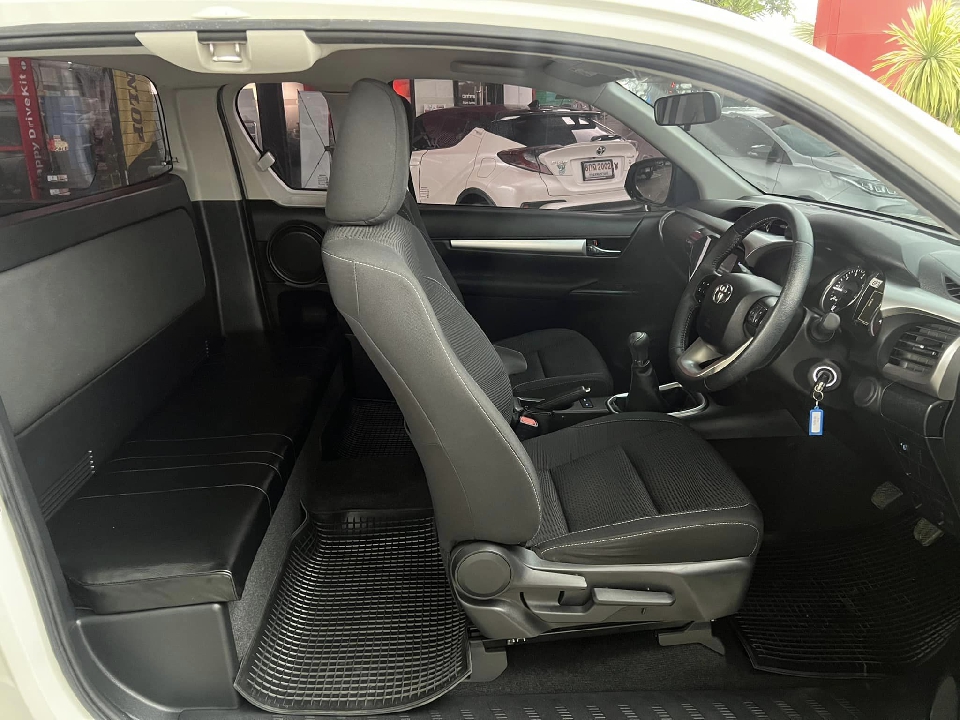 Revo Smart cab 2.4 MID Z-Edition ปี 2021