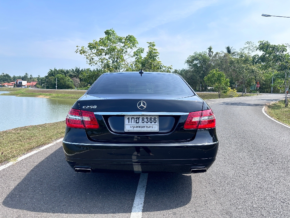 BENZ E-CLASS  E250 1.8 CGI โฉม W212 AT 2012