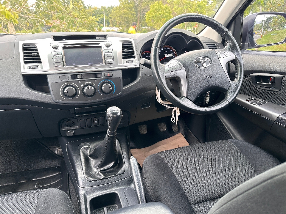 Toyota Vigo Champ Smart Cab 2.5 E Prerunner MT  2015