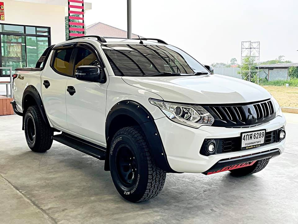 Mitsubishi Triton Plus Double Cab 2.4 GLS M/T ปี 2016