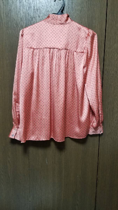 เสื้อผ้าแฟชั่นผู้หญิง Zara แท้ มือสอง ไซส์ M