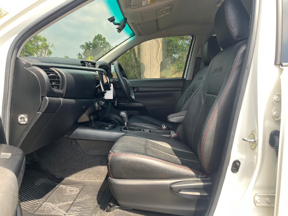 TOYOTA HILUX REVO 2.4 J PLUS DOUBLE CAB AT 2019