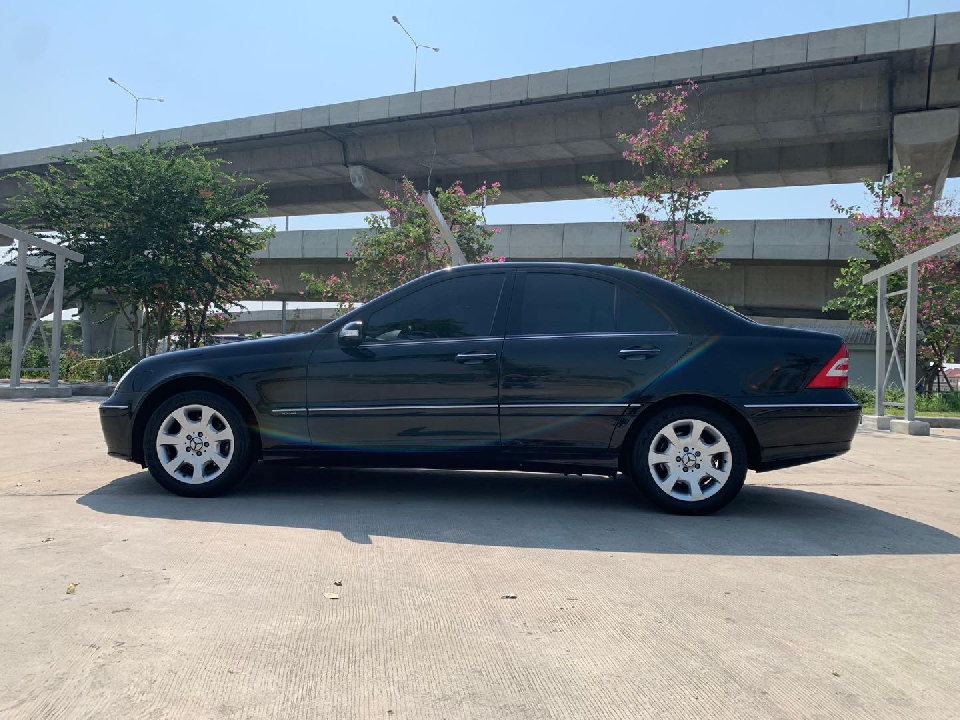 Mercedes Benz C230  kompressor Elegance ปี2005