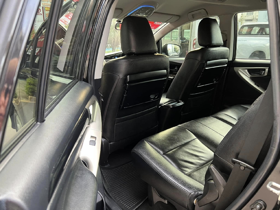 Toyota Innova 2.8 G CRYSTA ปี 2018 (เครื่องดีเซล)