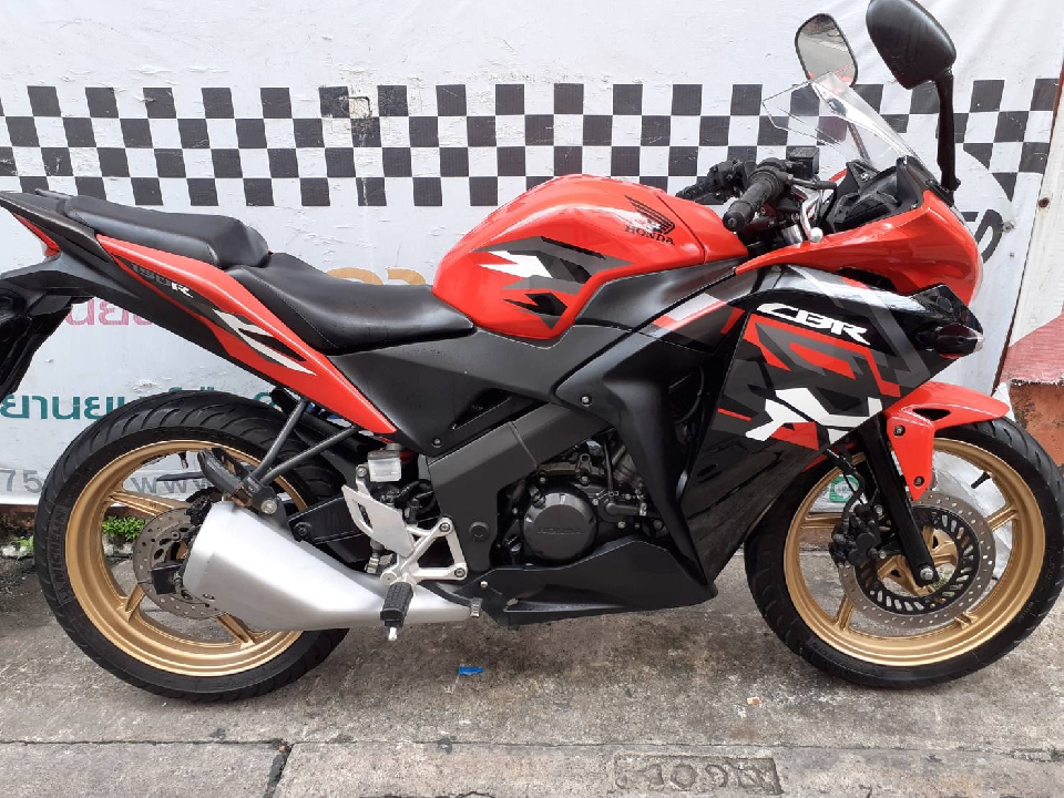 ขาย/แลก/เทิร์น Cbr150r พ.ย.60 แดงดำสีเดิมๆ รถบ้านมือเดียว รถสวยๆ ใช้งานส่วนตัว รถใช้แค่ในกทม.