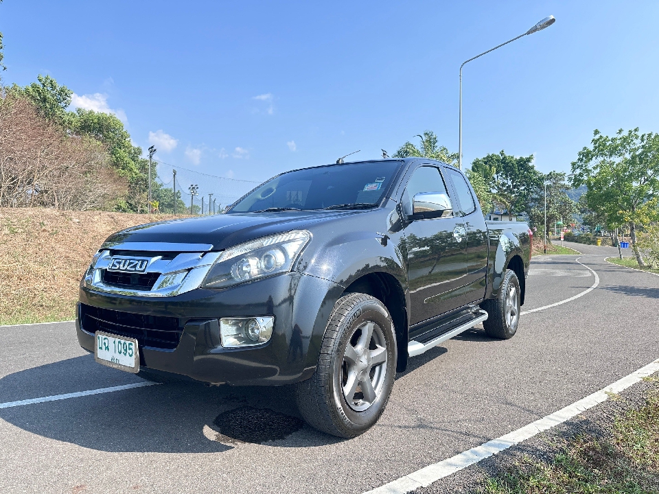 ISUZU D-MAX HI-LANDER SPACECAB 3.0 VGS Z-Prestige Navi MT 2012