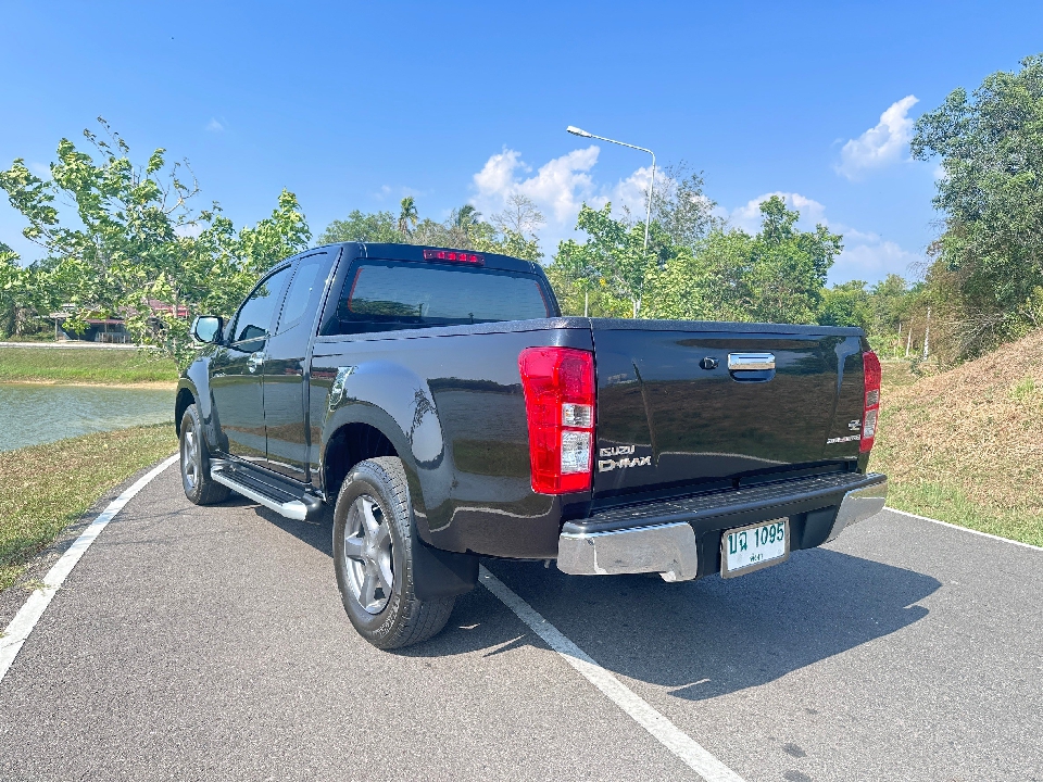 ISUZU D-MAX HI-LANDER SPACECAB 3.0 VGS Z-Prestige Navi MT 2012