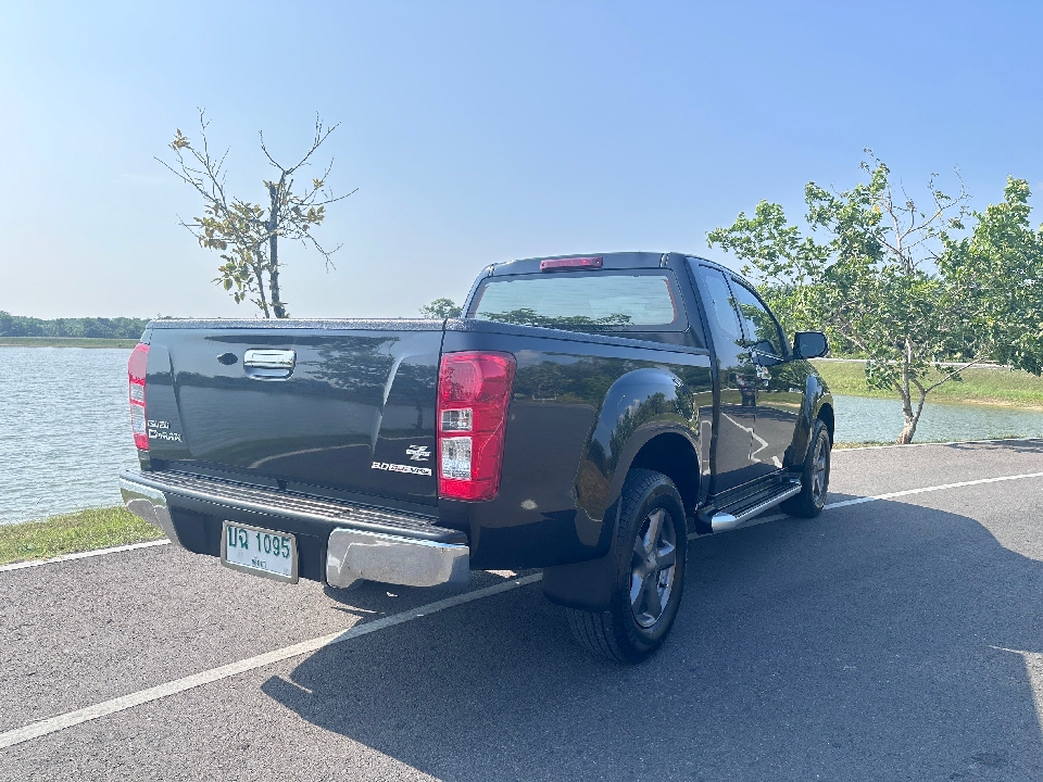 ISUZU D-MAX HI-LANDER SPACECAB 3.0 VGS Z-Prestige Navi MT 2012