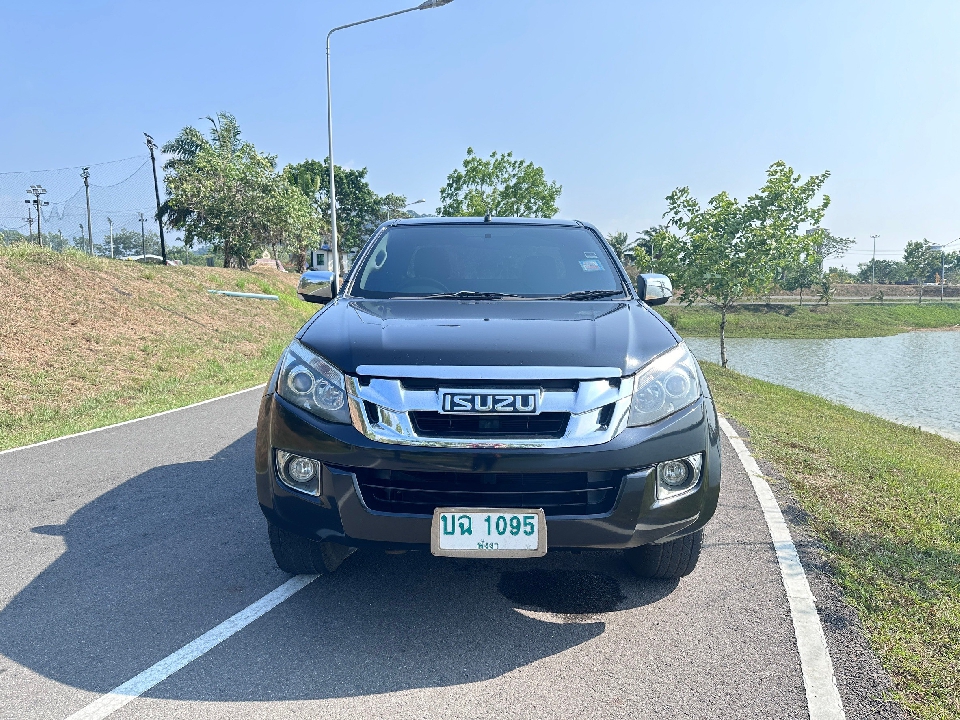 ISUZU D-MAX HI-LANDER SPACECAB 3.0 VGS Z-Prestige Navi MT 2012