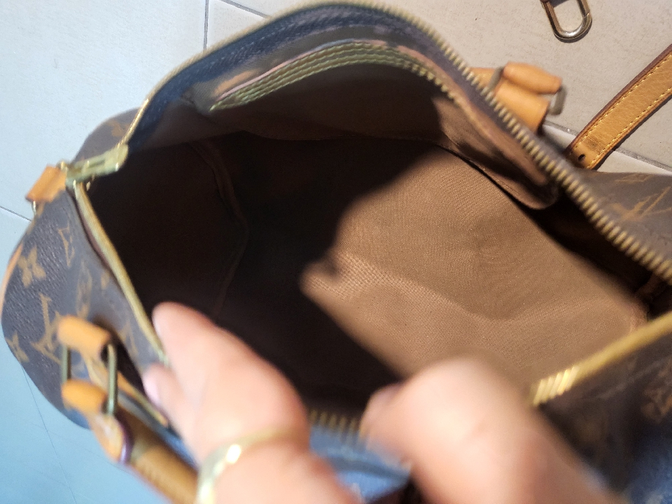 กระเป๋า LOUIS VUITTON Speedy 30 ปี 2011