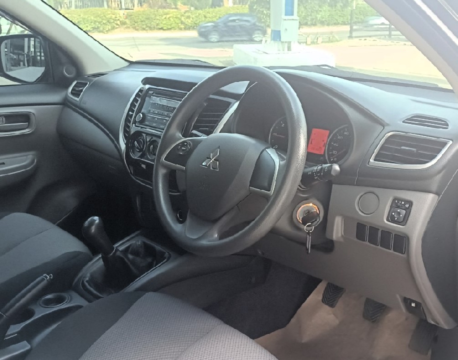 Mitsubishi Triton Mega cab 2.5 GLX 2018