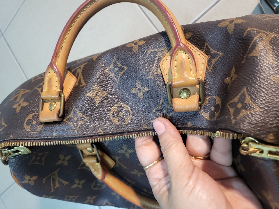 กระเป๋า LOUIS VUITTON Speedy 30 ปี 2011