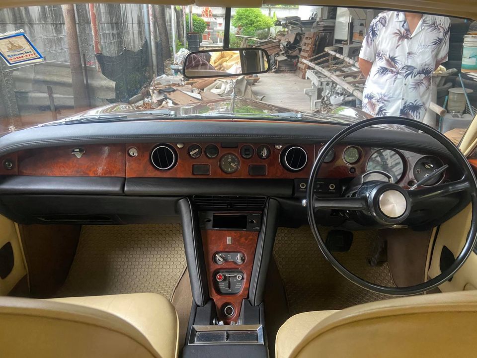 รถโบราณ Rolls Royce silver shadow