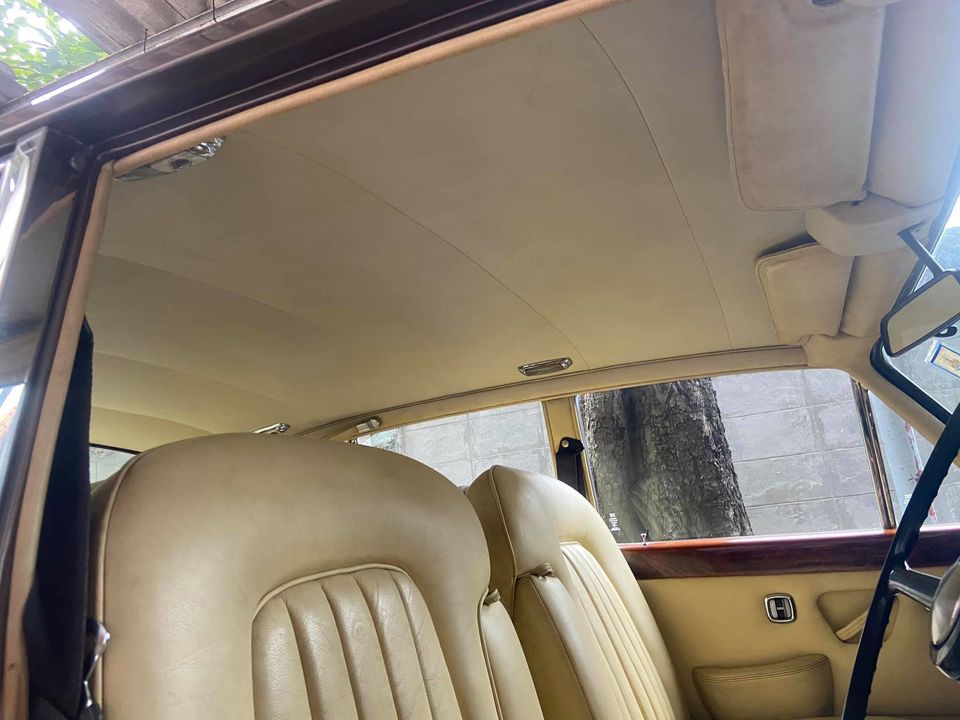 รถโบราณ Rolls Royce silver shadow