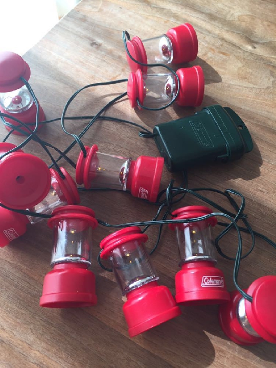 ชุดโคมไฟโคลแมน 4 ชิ้น Coleman Coleman Coleman North Star 2000 LED String Light Lantern Case Coleman