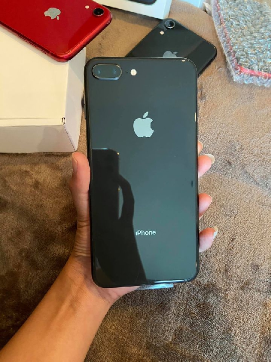 iPhone 8 Plus 64