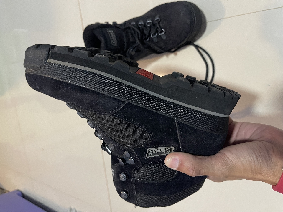 Coleman รองเท้าเดินป่า ขนาด39-40 สภาพใหม่ ไม่มีตำหนิ