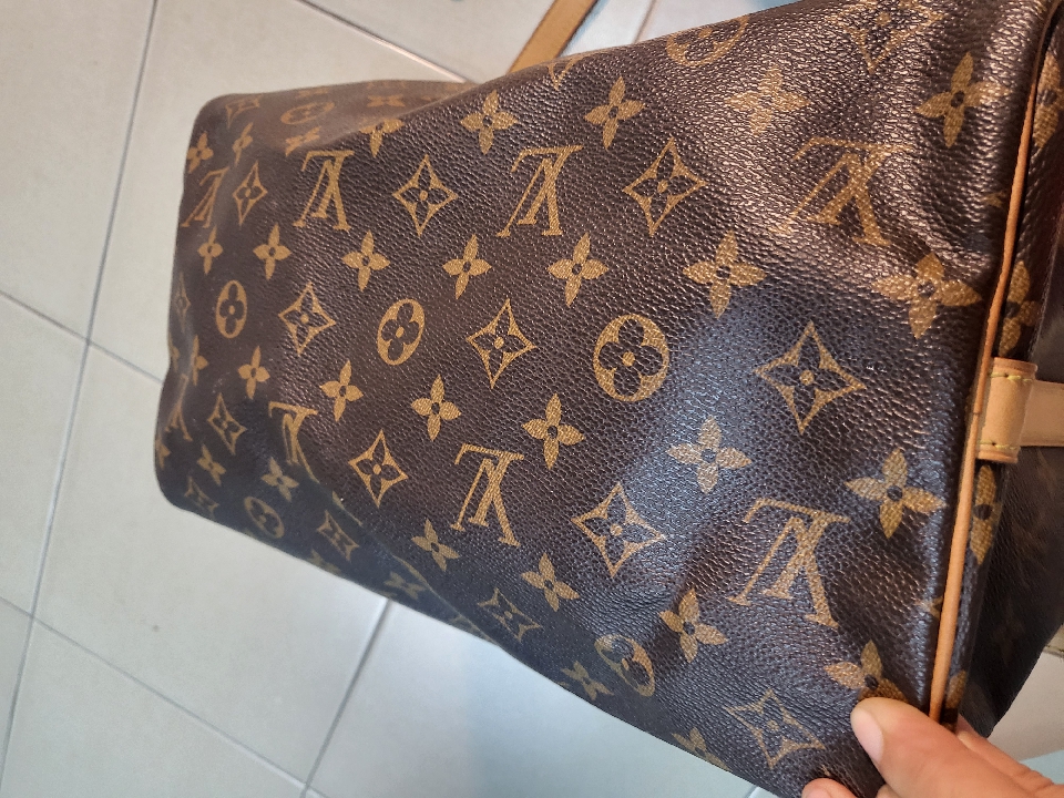 กระเป๋า LOUIS VUITTON Speedy 30 ปี 2011