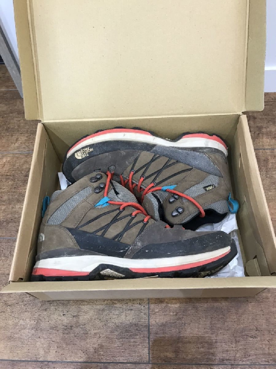 รองเท้าเดินป่า North Face 25.5 ซม